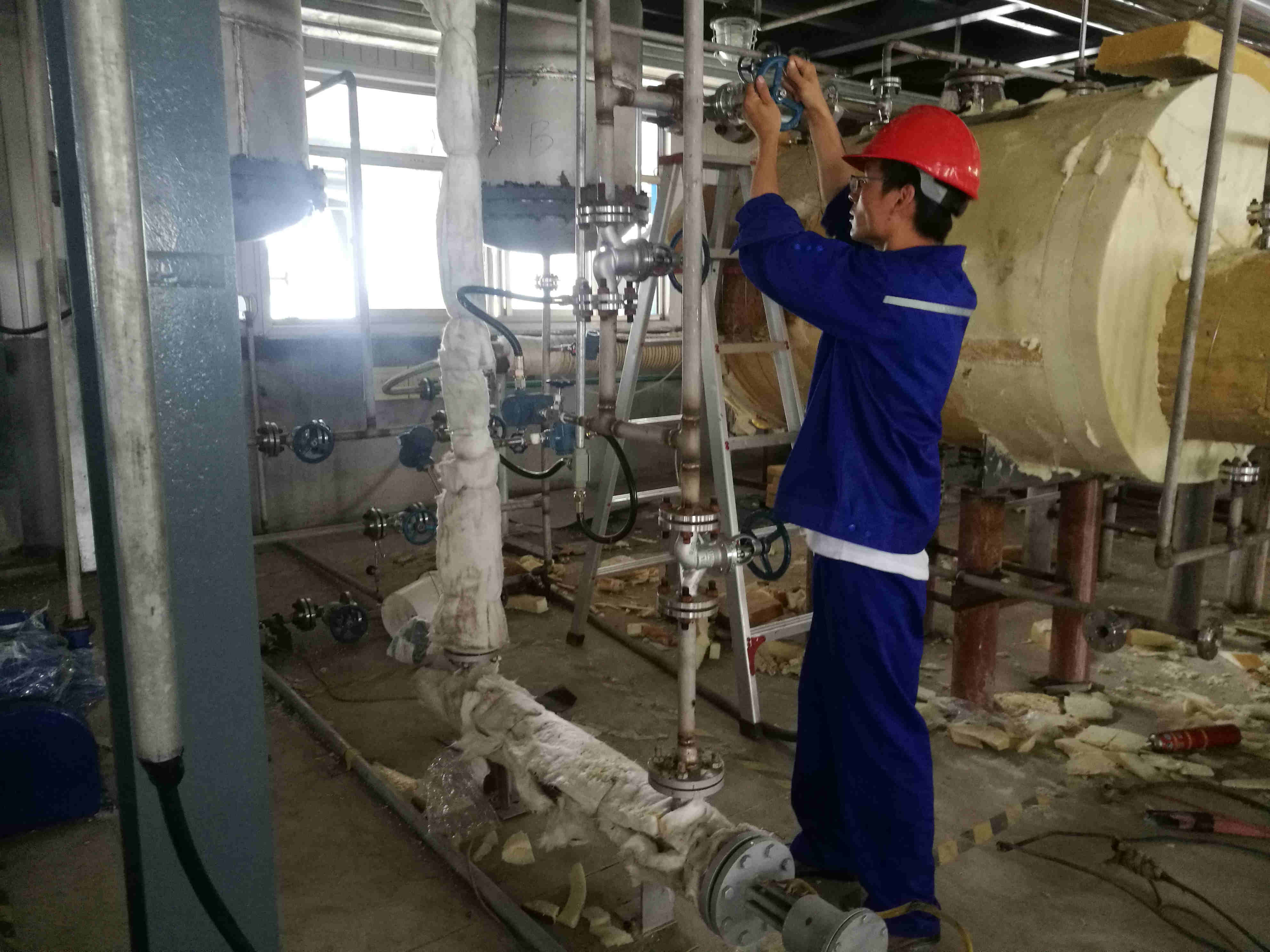 战高温，斗酷暑，全力以赴保进度77