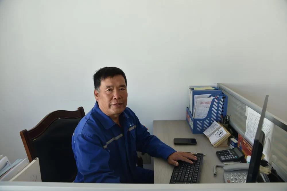 把责任扛在肩上 把良知装在心中——记综合管理部经理殷晓华71