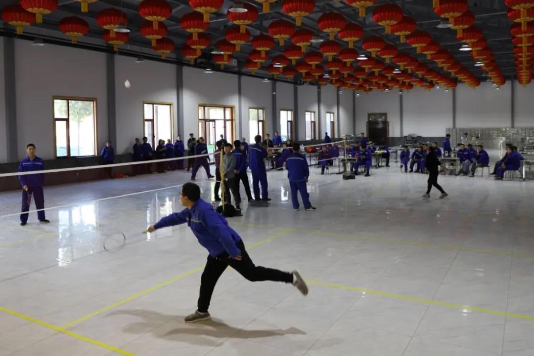 公司组织举办羽毛球比赛97