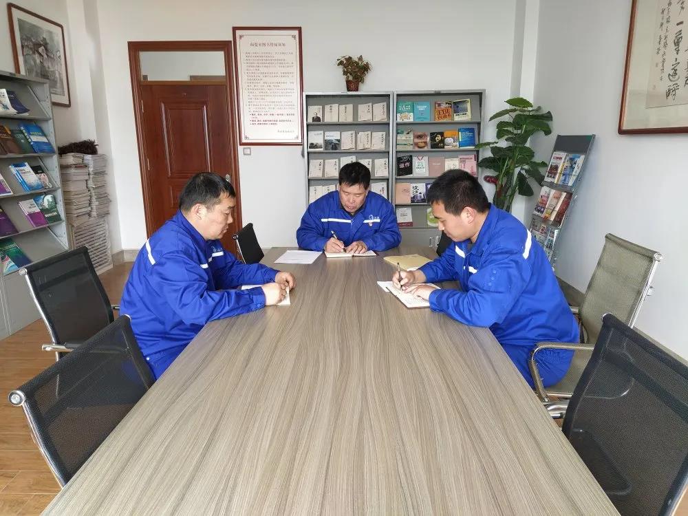 公司党支部召开支委会14