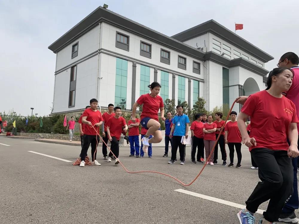 致敬五四精神 传递青春力量——集团成功举办第二十一届“重山杯”职工运动会13