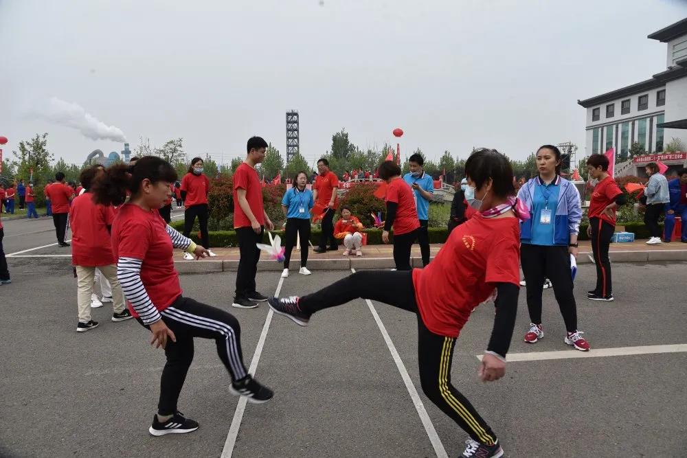 致敬五四精神 传递青春力量——集团成功举办第二十一届“重山杯”职工运动会13