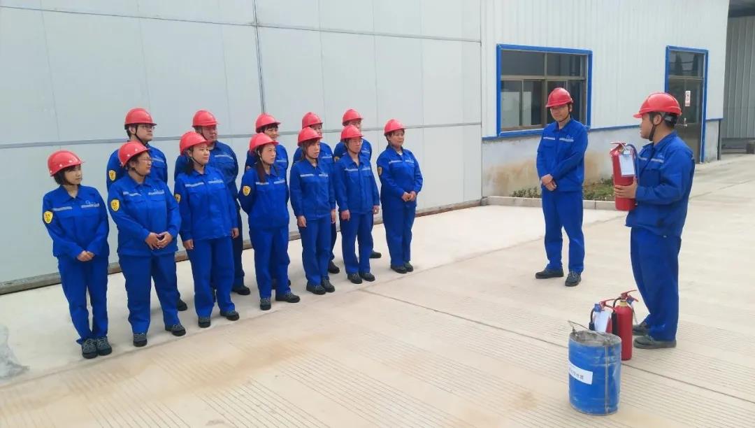 氟碳电池项目部举行消防演练活动9