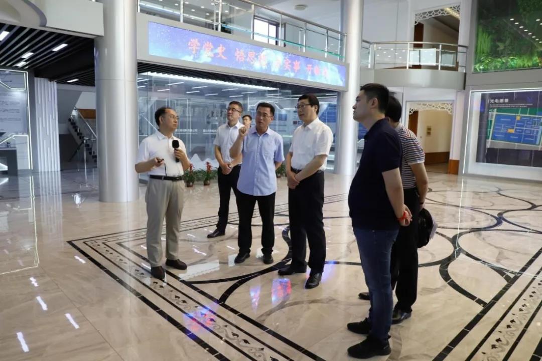 市工信局领导到我公司调研33