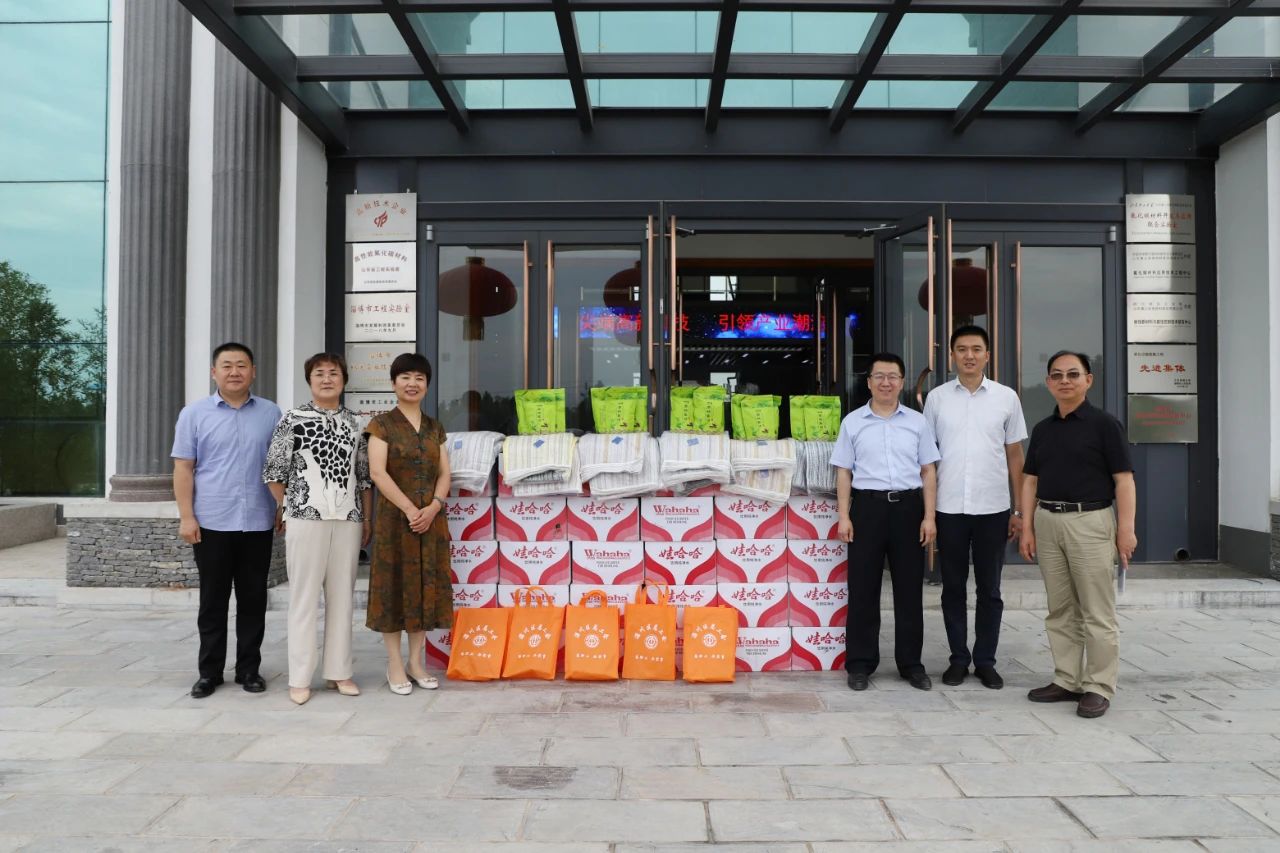 淄川区总工会到我公司送防暑慰问品49