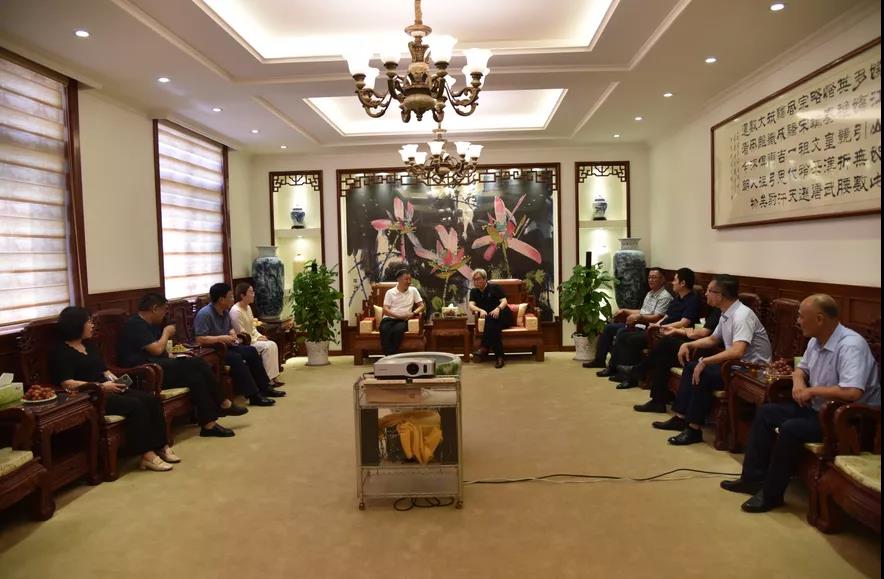 扎鲁特旗旗领导到重山集团考察22