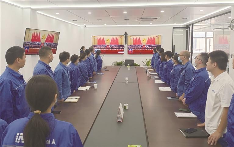 思想之旗领航向 再启征程挂云帆