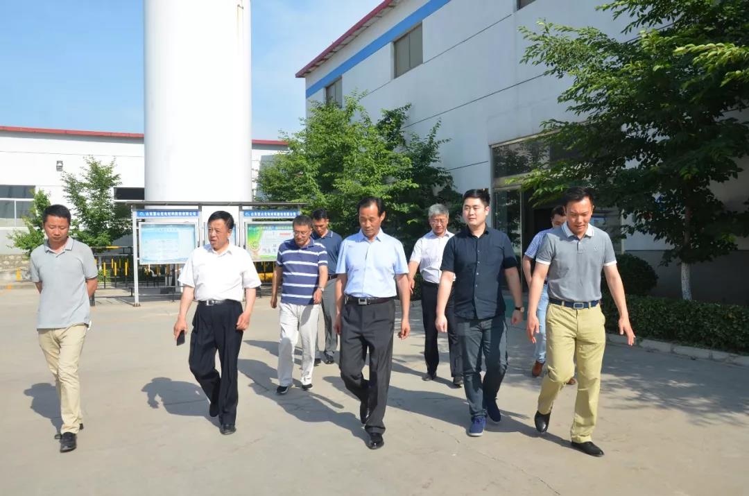 省中小企业局胡立新副局长一行来重山光电调研考察