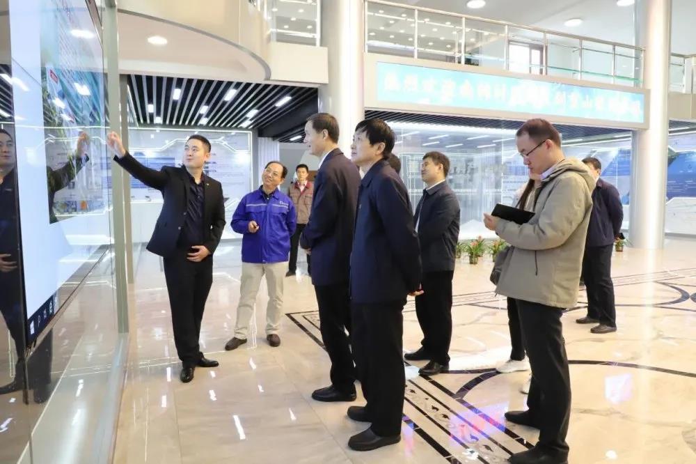 市政府研究室翟国梁主任一行到我公司调研考察
