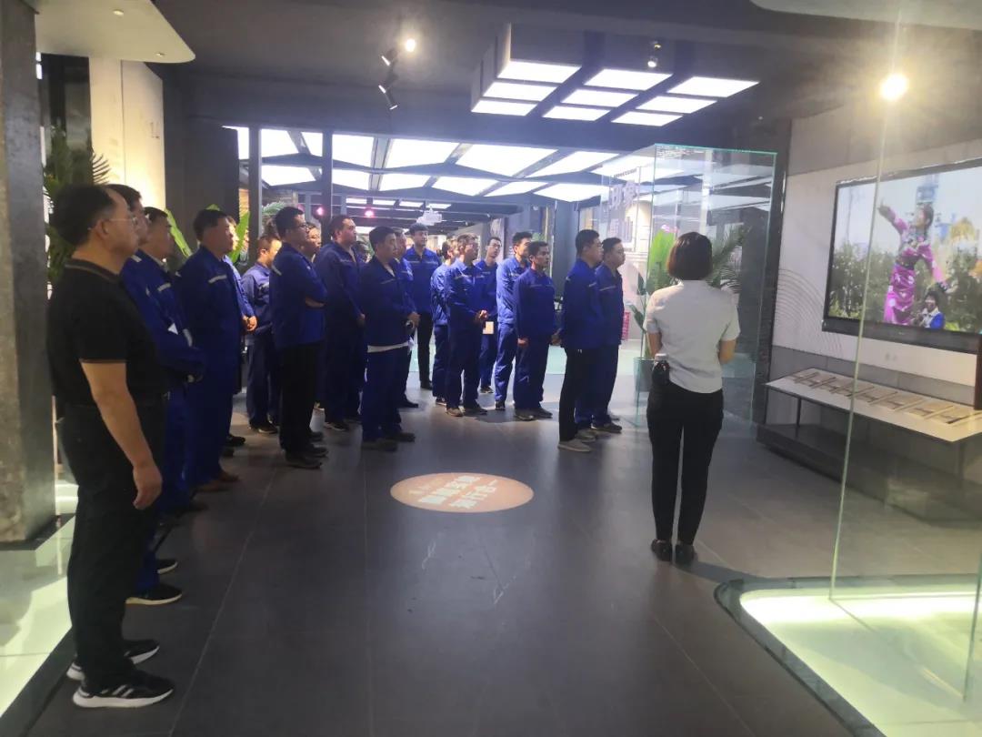 对标学习 淬炼党性 ——公司党支部组织开展主题党日活动