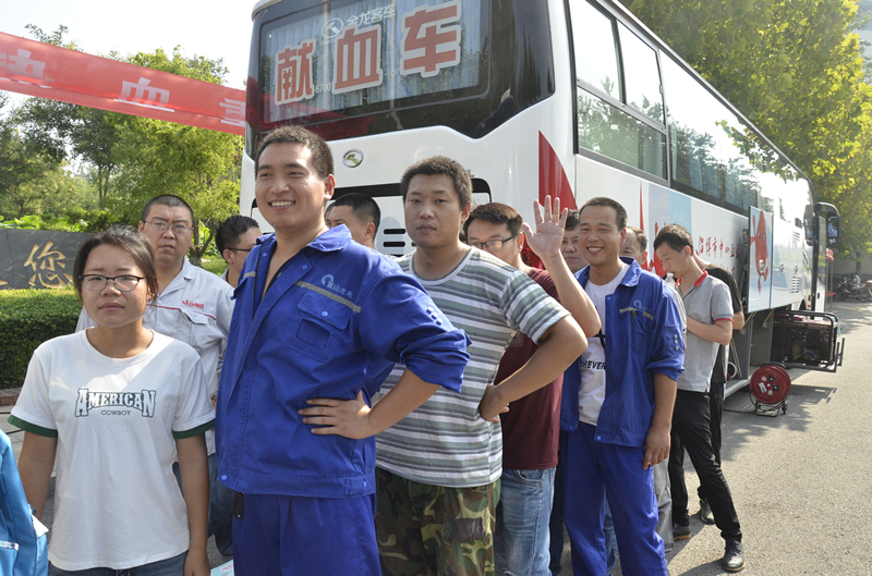 重山光电积极参与爱心公益献血活动
