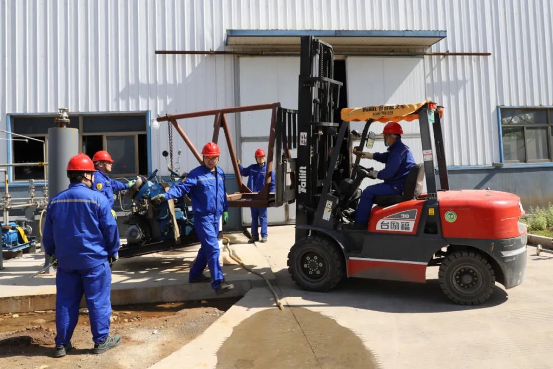 [五一劳动节]致敬坚守岗位的劳动者