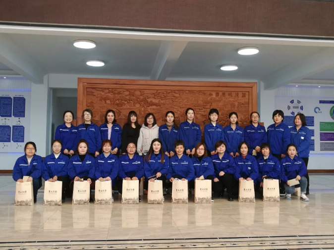 祝重山光电女职工节日快乐